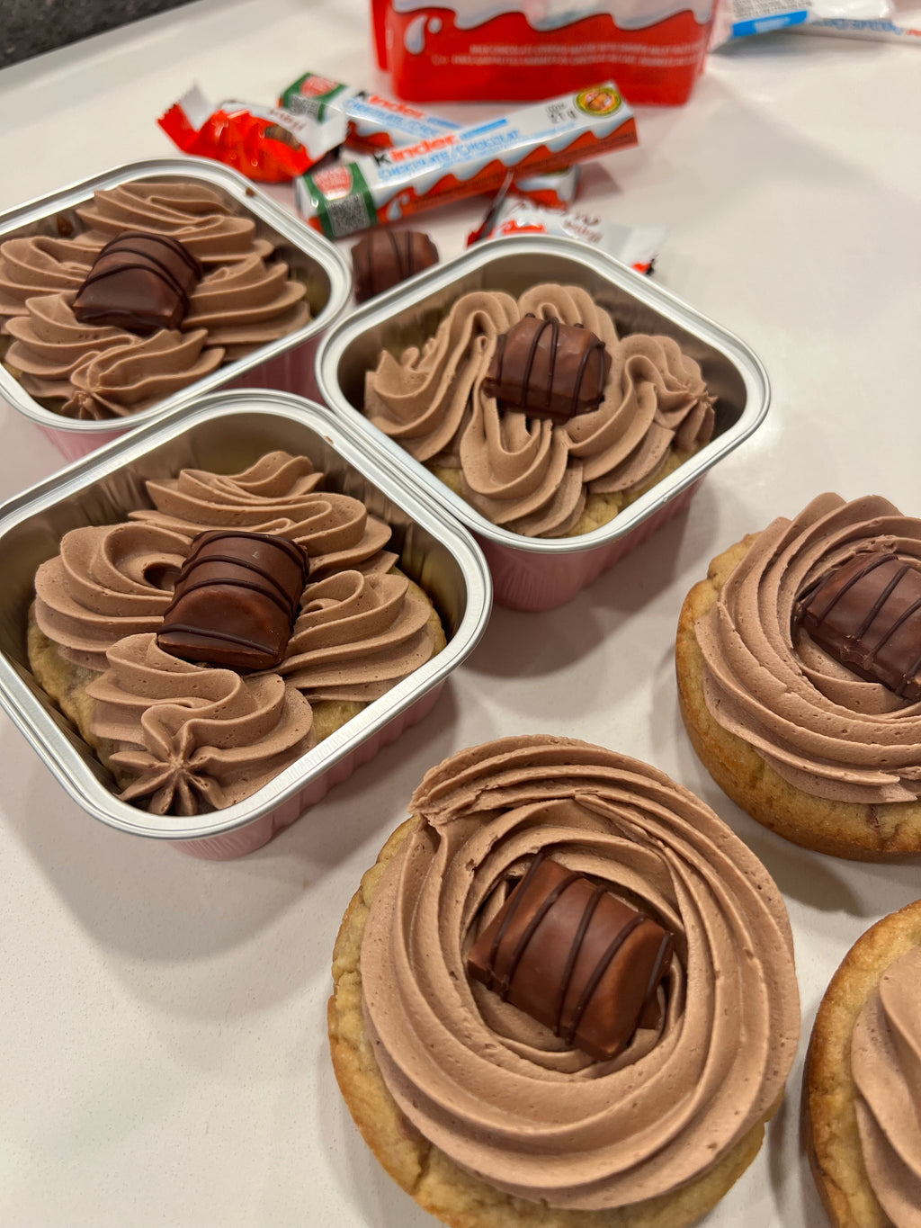 Kinder Bueno Cookie Cake Recipe