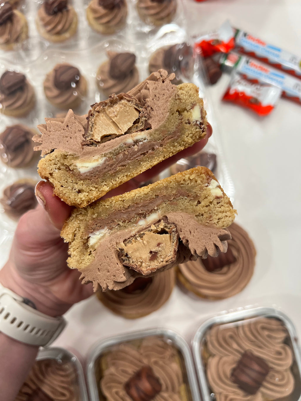 Kinder Bueno Cookie Cake Recipe